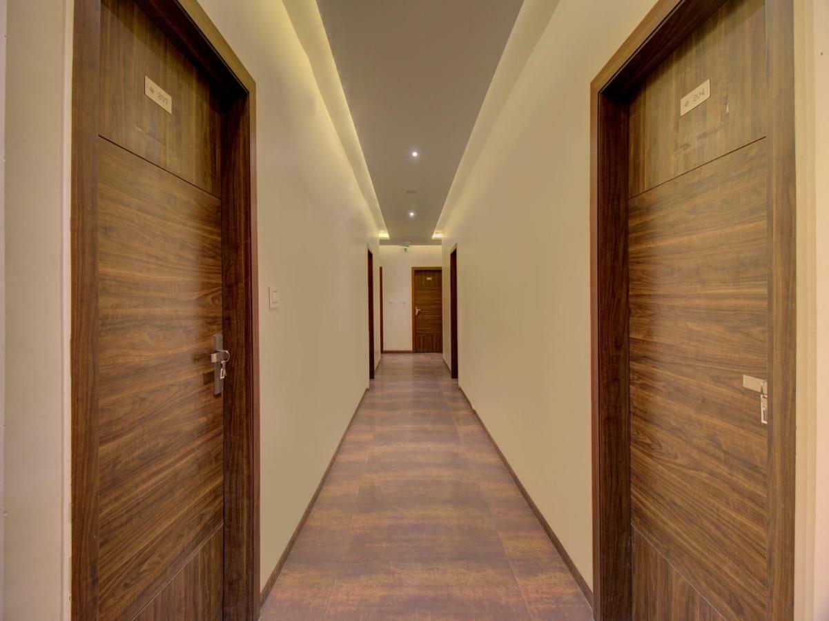 Oyo 35844 Hotel Lotus Residency Sāngli Esterno foto