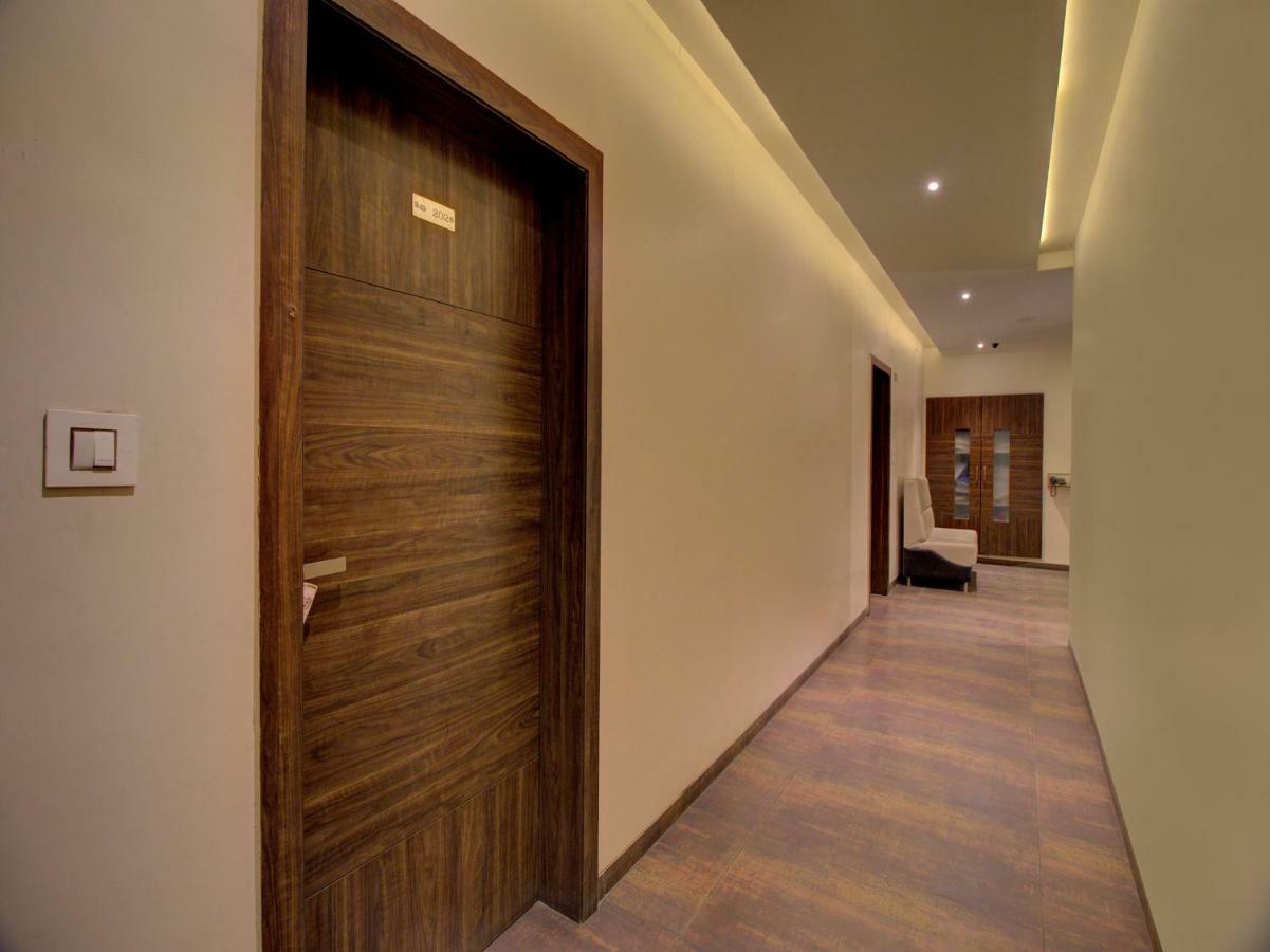 Oyo 35844 Hotel Lotus Residency Sāngli Esterno foto