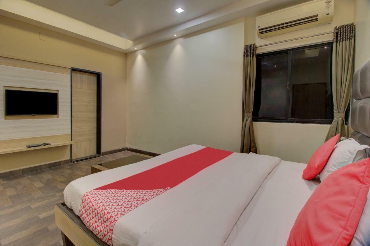 Oyo 35844 Hotel Lotus Residency Sāngli Esterno foto